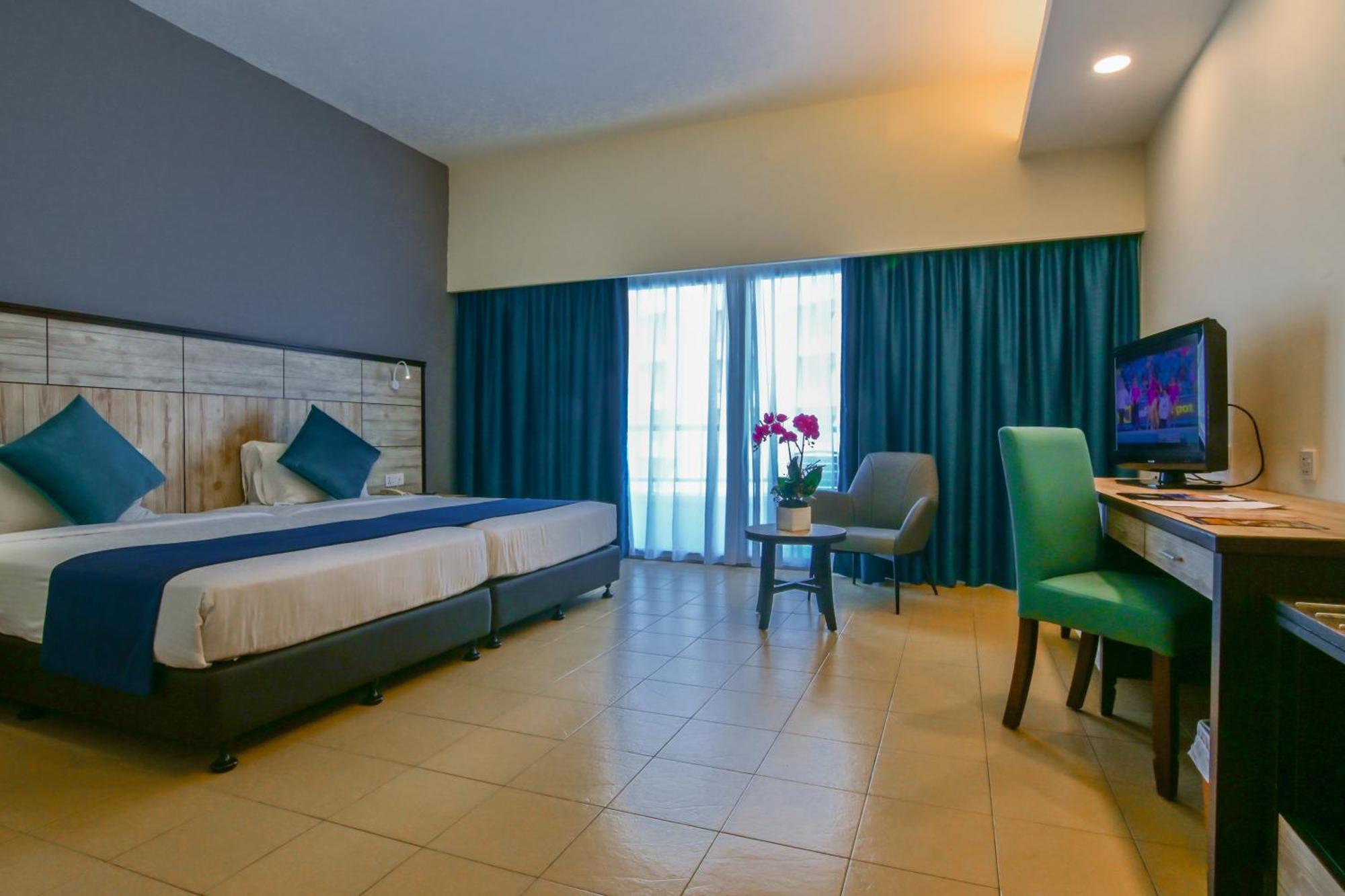 Flamingo Hotel By The Beach, Penang Tanjung Bungah  Exteriör bild